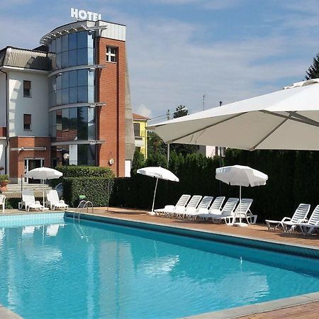 Nuova Italia Gozzano Exterior foto